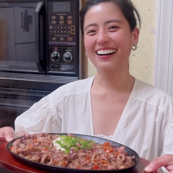 Meet your Posher! :-) - Picture 3 of 17